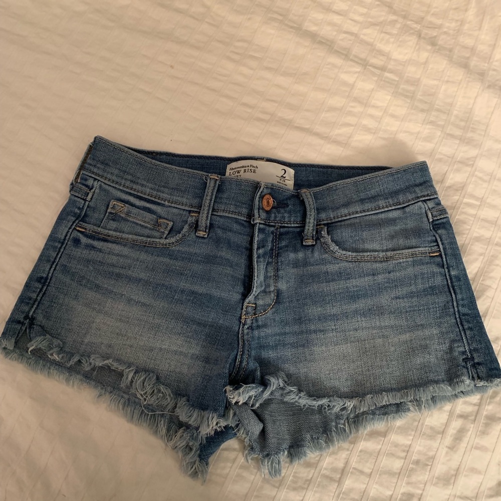 Cutoff shorts